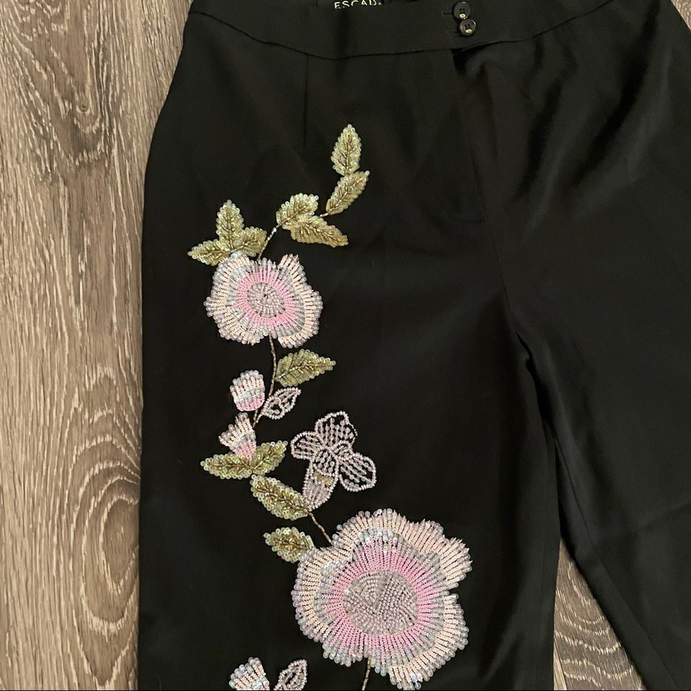 Escada floral beaded embroidered slacks - Picture 4 of 7
